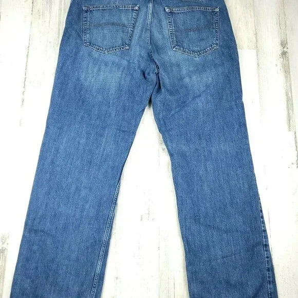 Men's Tommy Hilfiger Jeans Freedom Fit Size 36x32 (36X31) EUC - Picture 2 of 5